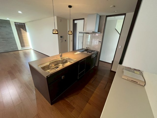 新富町戸建のキッチン