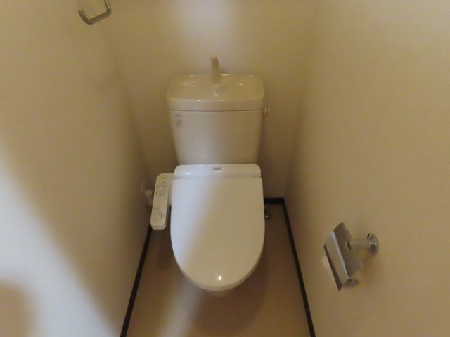 大阪市淀川区塚本２丁目の賃貸マンションのトイレ