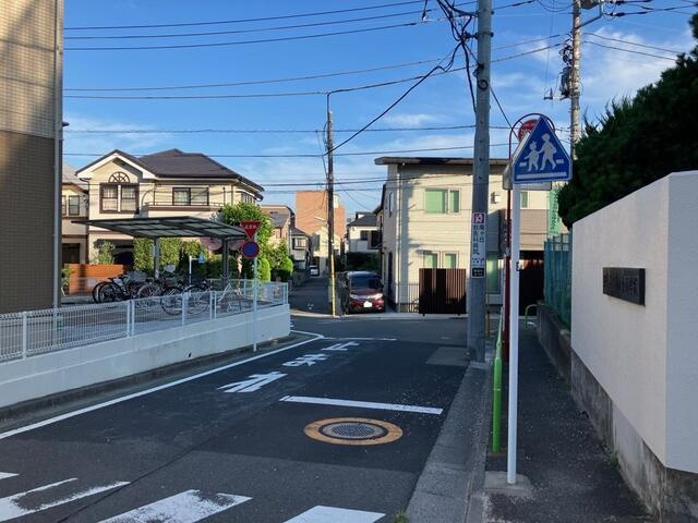 練馬区南田中２丁目の中古一戸建の前面道路含む現地写真|小学校から現地方面 