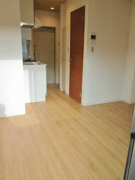 フェリーチェ川口元郷Aの居間・リビング|別号室の写真です