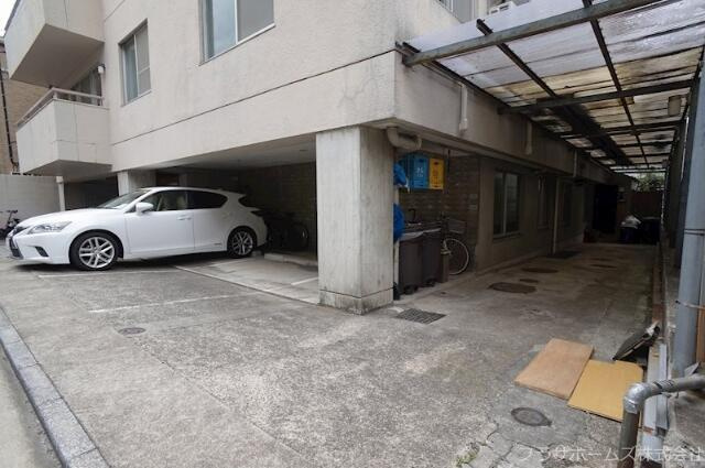 港区白金台５丁目の賃貸マンションの駐車場| 
