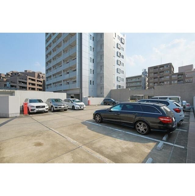 港区三田４丁目の賃貸マンションの駐車場| 