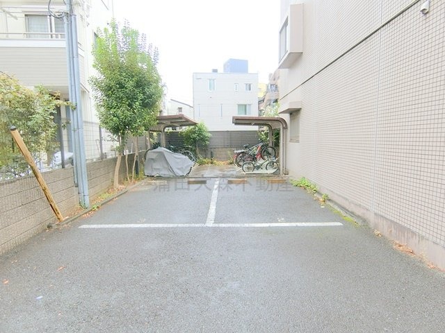 プレステージ桜坂の駐車場|敷地内平置き駐車場　空き状況等詳細はお問合せください。