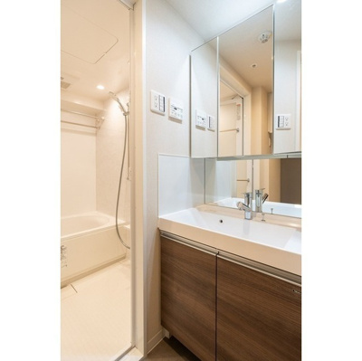 【独立洗面台】 | コンフォリア東大井Ⅰ