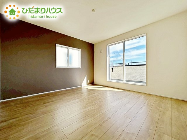 【寝室】 | 水戸石川4丁目1期　新築戸建 | バルコニーに面していて、たっぷり光りの入る明るい主寝室です！