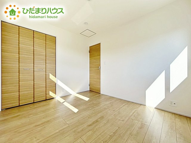 【洋室】 | 水戸石川4丁目1期　新築戸建 | 木の温もりがやさしいフローリング