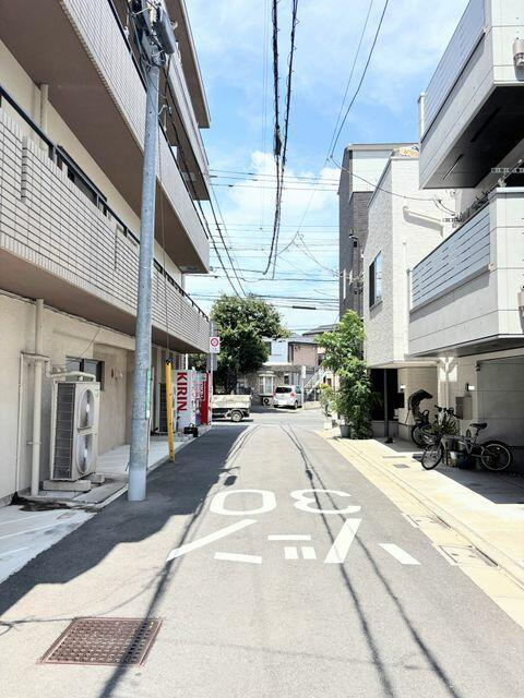 調布市小島町３丁目の中古一戸建の周辺|前面道路２ 