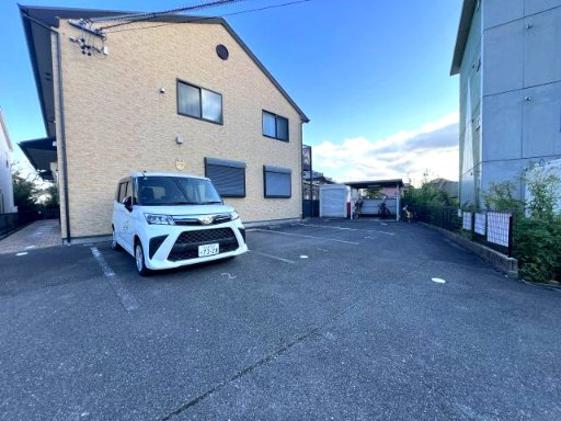 アンプルール リーブルS‐Ⅲの駐車場