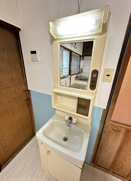 中道５丁目　中古戸建　収益の独立洗面台