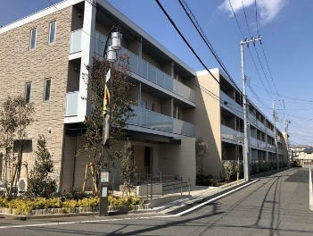 【外観】 | テラス上石神井ウエスト | 鉄筋コンクリート造のがっちりとした建物。