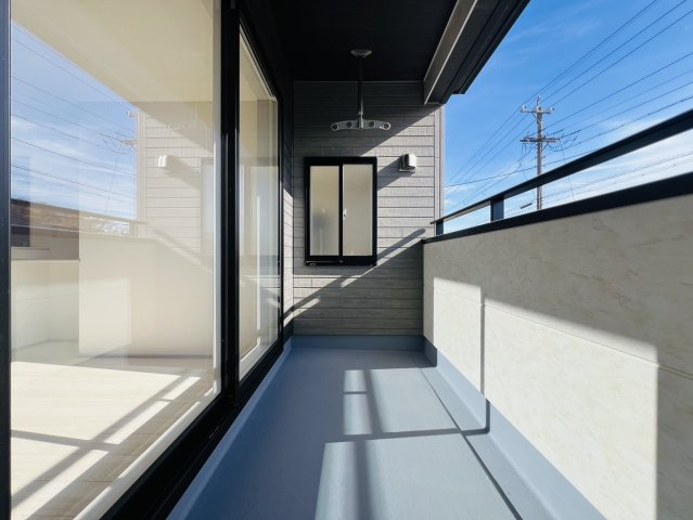 知多市八幡深山口50番60『仲介手数料無料』新築戸建てのバルコニー