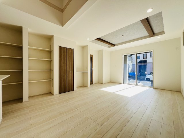 知多市八幡深山口50番60『仲介手数料無料』新築戸建ての居間・リビング