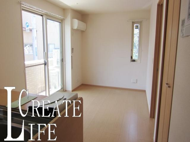 クレール　(笹目６)の居間・リビング|別号室の参考写真です。