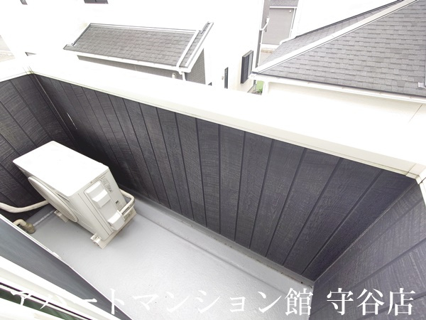 リトルオリーブのバルコニー