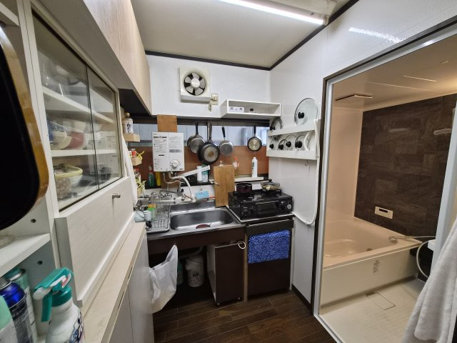 角柄　住居付き倉庫　　のキッチン