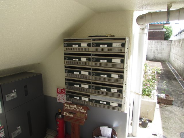 ヴィゴーラス宝塚のエントランス|ゆとりのあるエントランスです