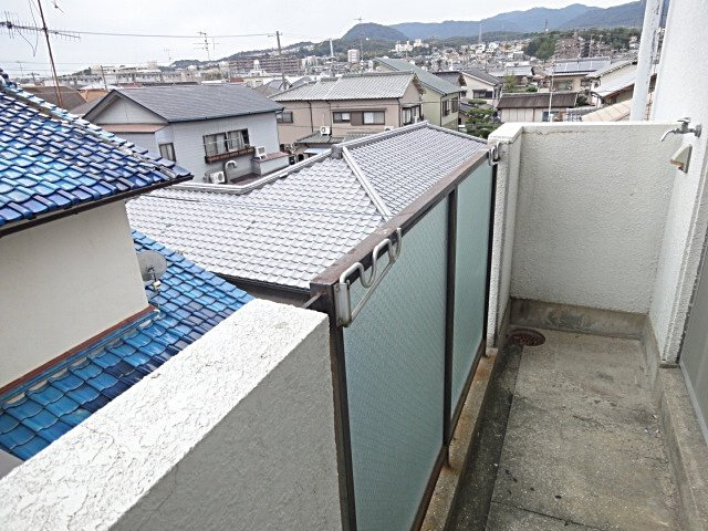 ヴィゴーラス宝塚のバルコニー|陽当たり良好なバルコニーです
