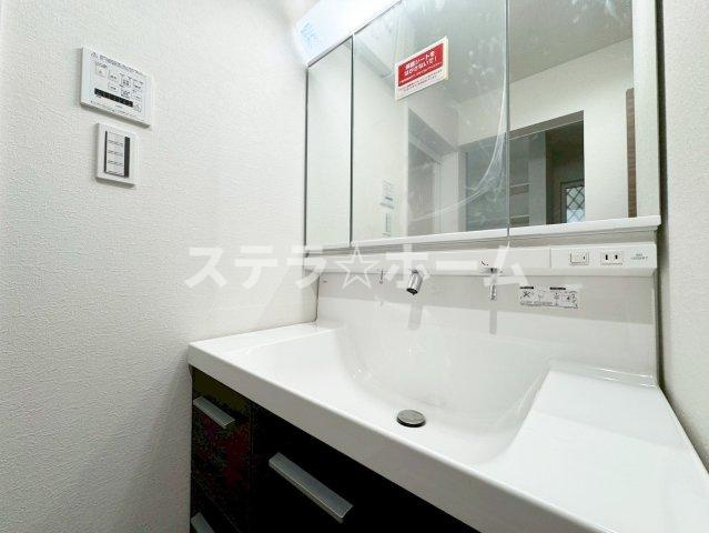 新北野3 新築戸建の独立洗面台|独立洗面台、朝の身支度には欠かせません