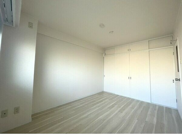 シーズンコート植田南の居間・リビング