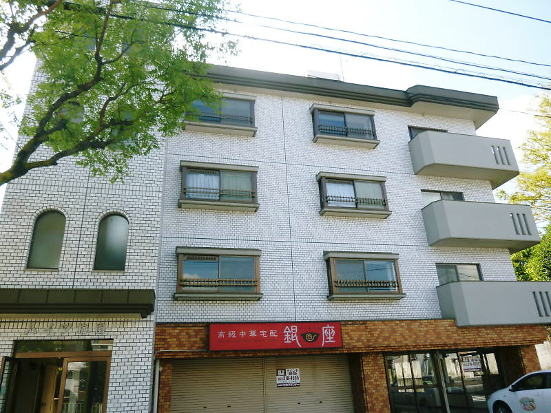 シーズンコート植田南の外観