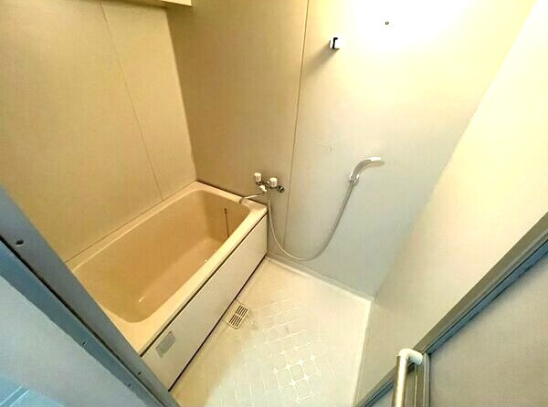 シーズンコート植田南の浴室