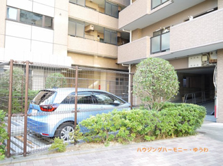 【駐車場】 | 便利なビルトイン駐車場があります。