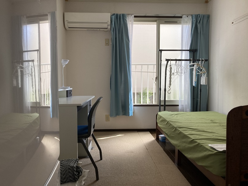 府中市紅葉丘１丁目のアパートのロビー