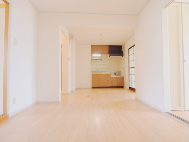 セジュール小屋浦　B棟の居間・リビング