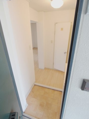 セジュール小屋浦　B棟の玄関