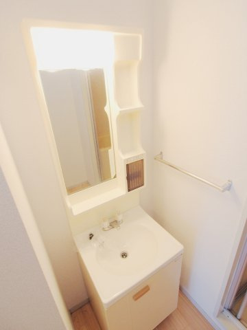 セジュール小屋浦　B棟の洗面所