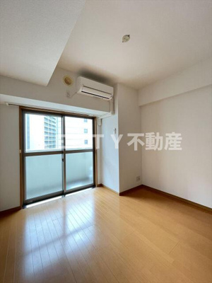 【居間・リビング】 | スカイコートヴィーダ五反田ウエスト | こちらのリビングで趣味の時間をお楽しみください