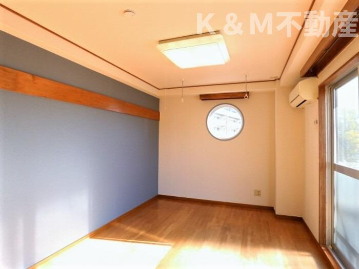 メールオフィスSKビルの居間・リビング|居間です