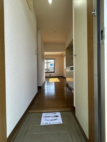 エステート秋山の玄関