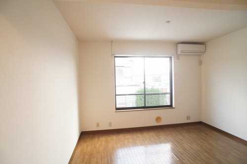 エステート秋山の居間・リビング