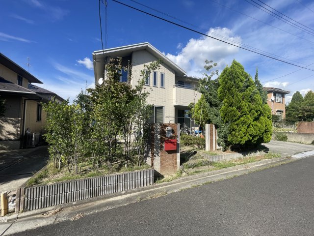 中古戸建・中古住宅　郡山市安積町成田田向　オール電化　安積二小・安積二中の外観|南面道路なので陽当たり良好！