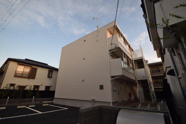 リブリ・ＯＵＳＥＩ