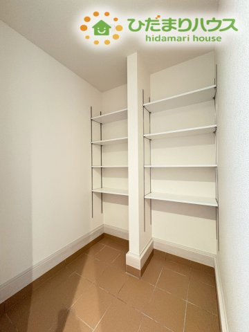 深谷市上柴町西第5　新築一戸建て　リーブルガーデン　01の収納