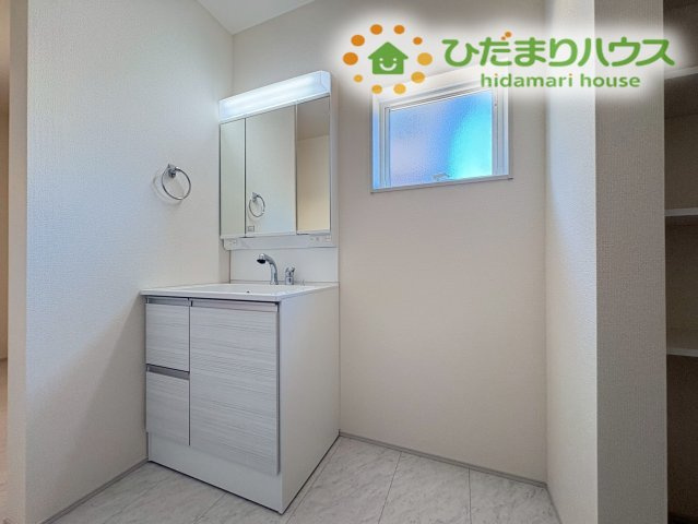 深谷市上柴町西第5　新築一戸建て　リーブルガーデン　01の独立洗面台