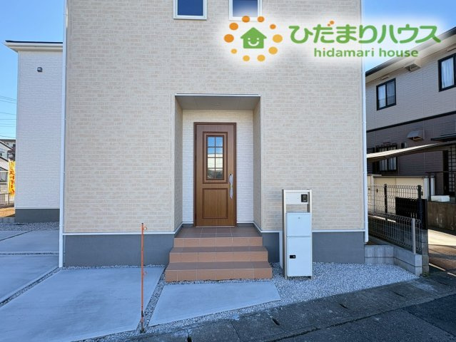 深谷市上柴町西第5　新築一戸建て　リーブルガーデン　01のエントランス