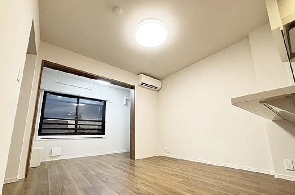 ウェルスクエアイズム下北沢EASTの居間・リビング