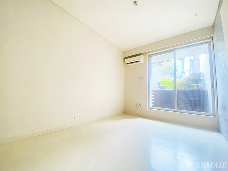 ラ・クローネの居間・リビング|陽当たり良好です☆