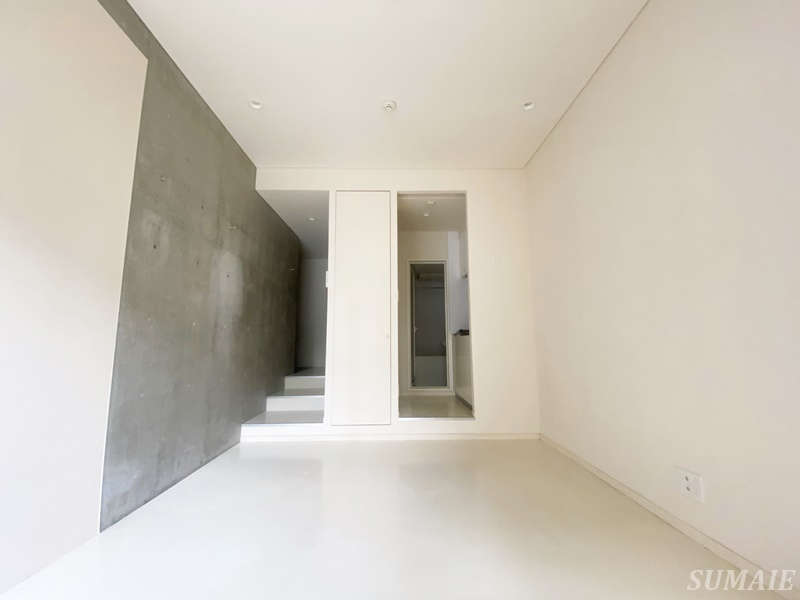 ラ・クローネの居間・リビング|7.7帖洋室