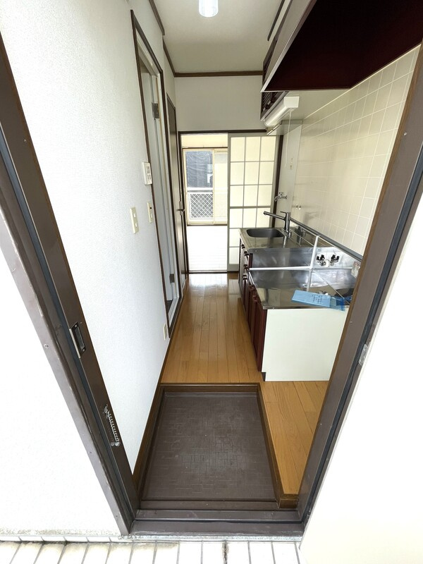 グランデュールエースの玄関