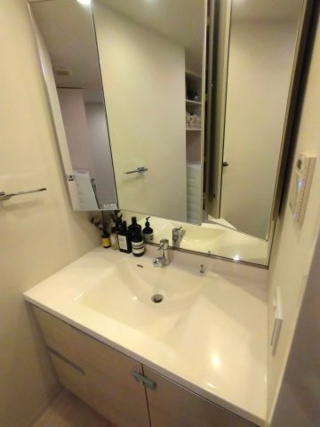 ウェリス茅ヶ崎東海岸南の独立洗面台