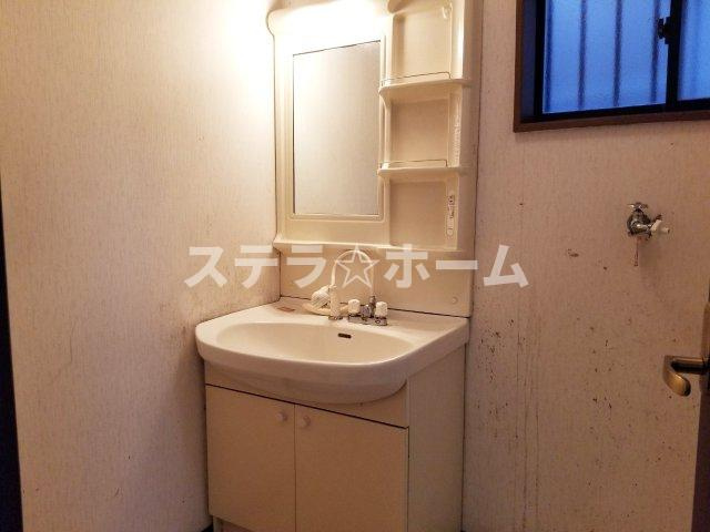 赤川3 中古戸建の独立洗面台|独立洗面台です