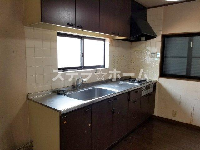 赤川3 中古戸建のキッチン|お料理しやすいキッチンです