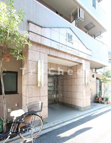 カテリーナ千駄木のエントランス