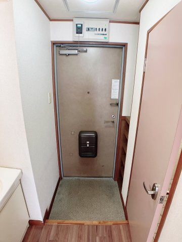 高根台ビレッジの玄関