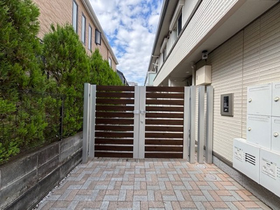 【エントランス】 | グリナ―ジュ桜新町