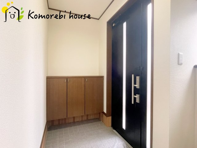 さいたま市西区三橋6丁目　中古一戸建ての玄関